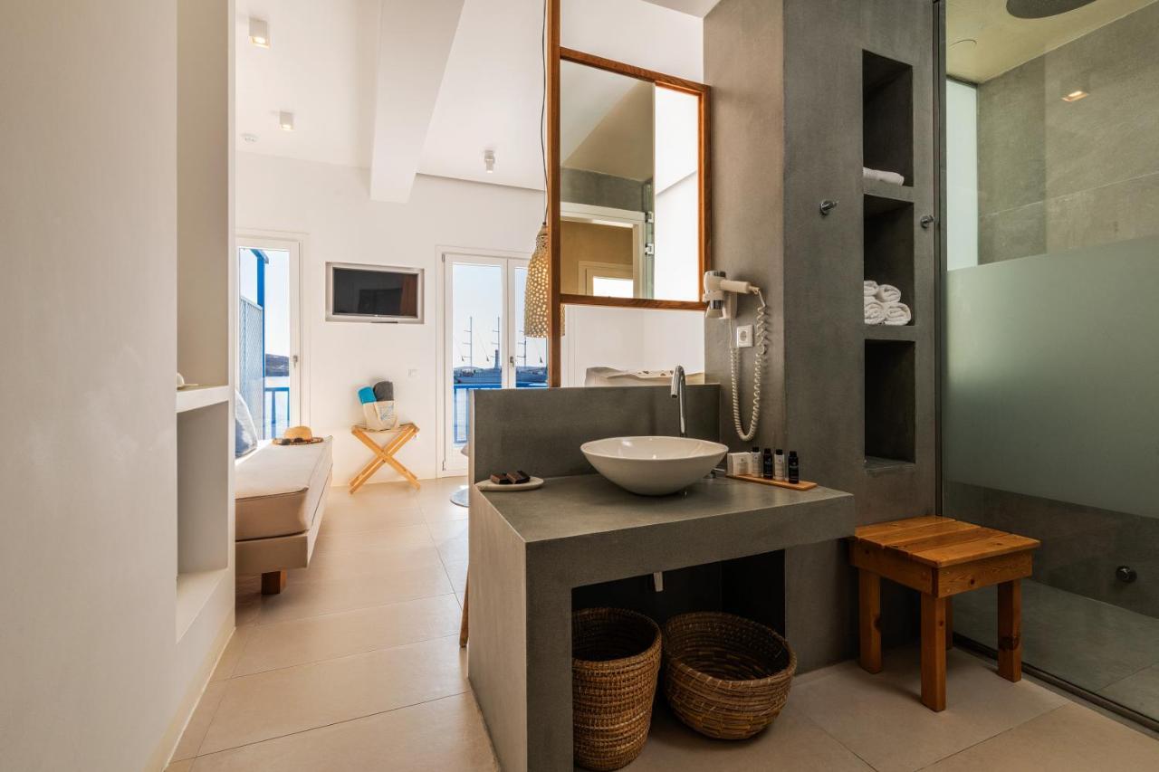 Mykonos Town ブルートピア スイーツ Bed & Breakfast エクステリア 写真