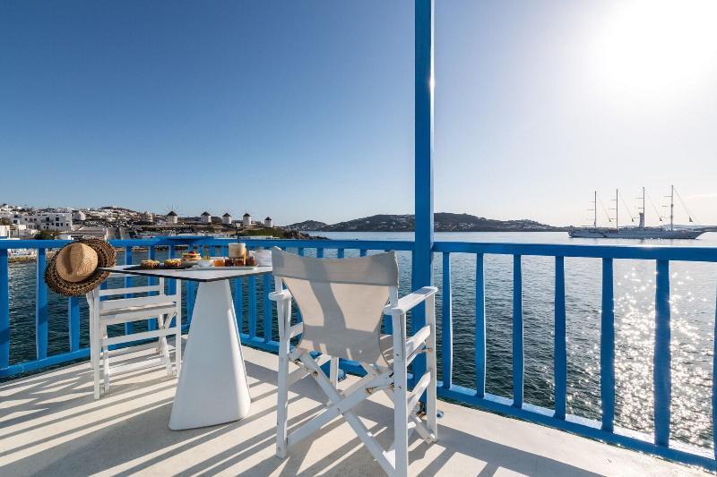 Mykonos Town ブルートピア スイーツ Bed & Breakfast エクステリア 写真