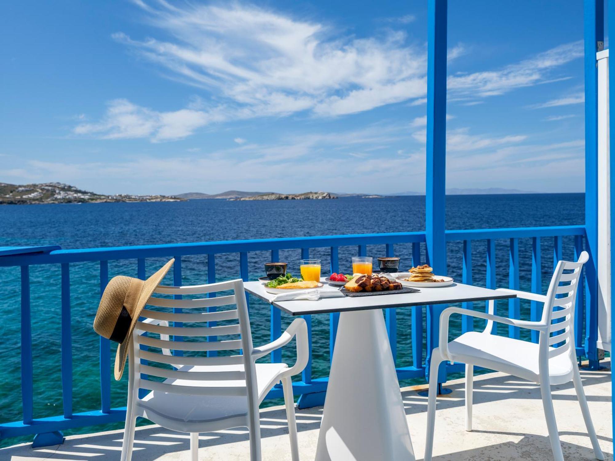 Mykonos Town ブルートピア スイーツ Bed & Breakfast エクステリア 写真